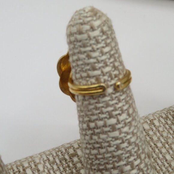 Vintage Damascene Style Faux Pearl Floral Ring Size 5 Adjustable - Picture 4 of 10